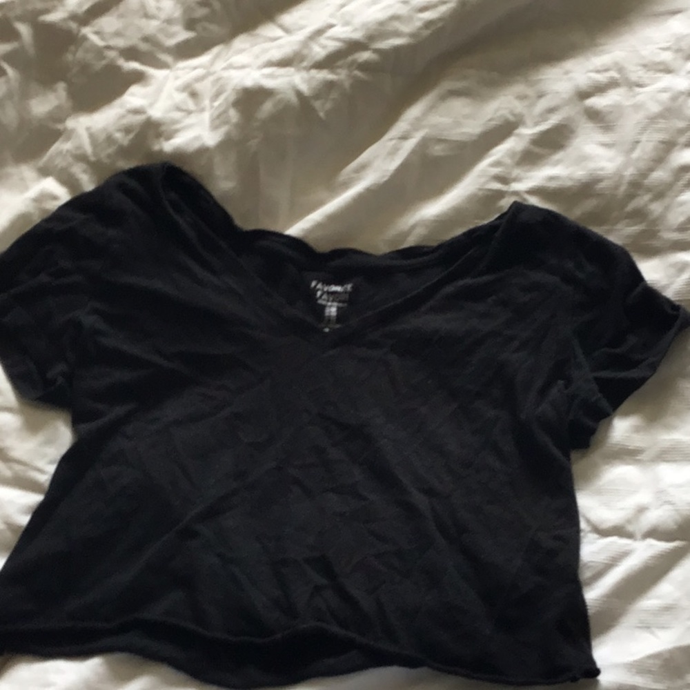 Black cropped v neck